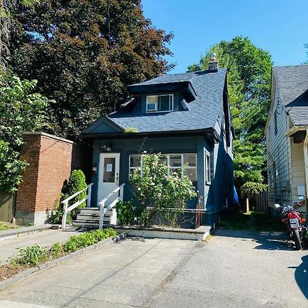 Lovely II Space Share A Room East York Canada Торонто Екстер'єр фото
