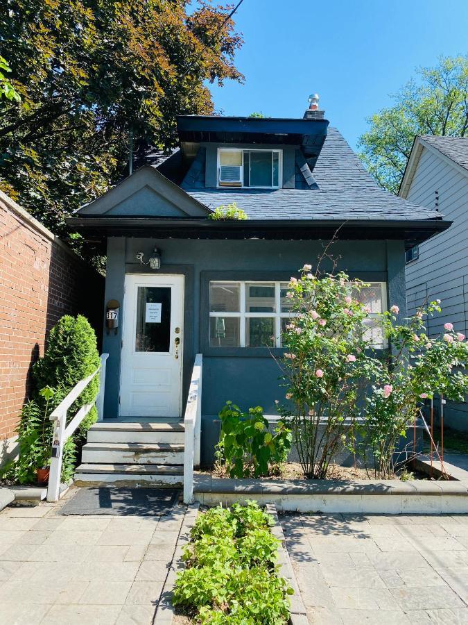 Lovely II Space Share A Room East York Canada Торонто Екстер'єр фото